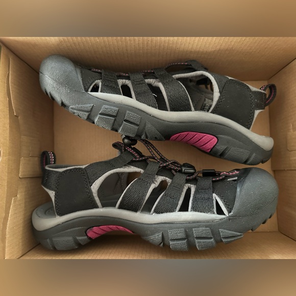 NWB Women's KEEN Newport H2 Water Sandals - Picture 4 of 10